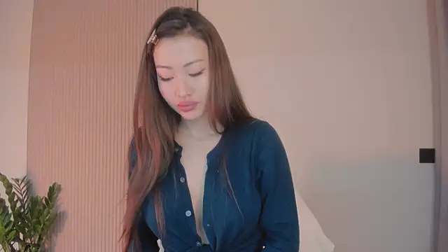 Snapshot of kawaii_mia chatting on April 3, 2026, 6:14 pm kawaii mia online show from April 3, 2026, 6:14 pm