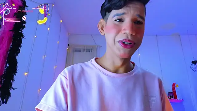 Ariel Femboy  online show from February 10, 2026, 4:33 am