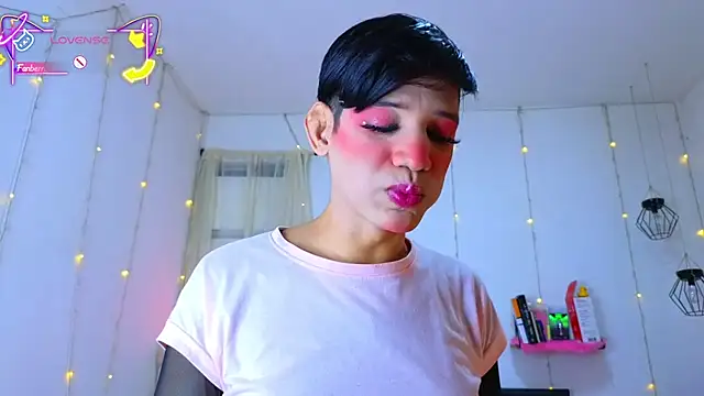 Ariel Femboy  online show from January 17, 2026, 5:33 am