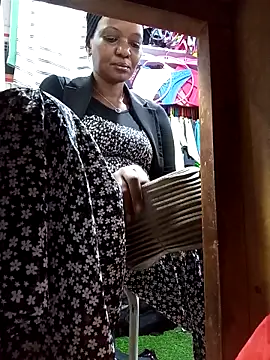 Snapshot of Hailey_BaileyXYZ chatting on April 3, 2026, 1:17 pm Hailey BaileyXYZ online show from April 3, 2026, 1:17 pm