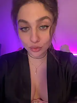 Snapshot of Your_insomniya chatting on November 27, 2025, 8:20 pm Your insomniya online show from November 27, 2025, 8:20 pm