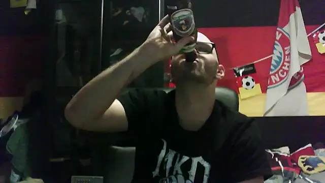 Snapshot of Die-geile-Sau chatting on November 25, 2025, 8:20 pm Die-geile-Sau online show from November 25, 2025, 8:20 pm