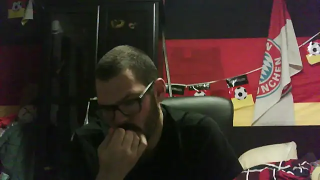 Snapshot of Die-geile-Sau chatting on November 12, 2025, 9:40 pm Die-geile-Sau online show from November 12, 2025, 9:40 pm