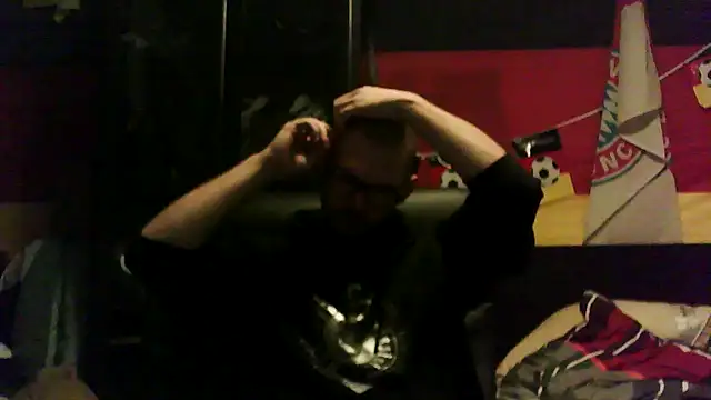 Snapshot of Die-geile-Sau chatting on December 1, 2025, 4:08 pm Die-geile-Sau online show from December 1, 2025, 4:08 pm