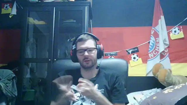 Snapshot of Die-geile-Sau chatting on February 20, 2026, 10:33 pm Die-geile-Sau online show from February 20, 2026, 10:33 pm