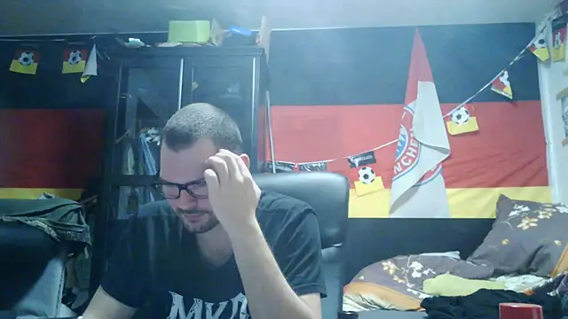 Snapshot of Die-geile-Sau chatting on January 12, 2026, 9:20 pm Die-geile-Sau online show from January 12, 2026, 9:20 pm