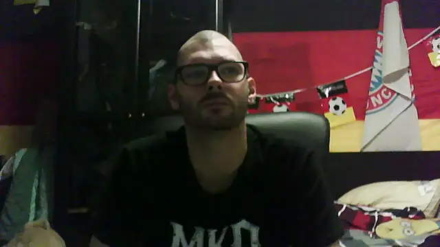 Snapshot of Die-geile-Sau chatting on November 28, 2025, 8:20 pm Die-geile-Sau online show from November 28, 2025, 8:20 pm