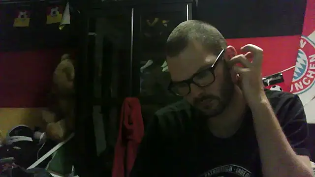 Snapshot of Die-geile-Sau chatting on November 5, 2025, 8:12 pm Die-geile-Sau online show from November 5, 2025, 8:12 pm