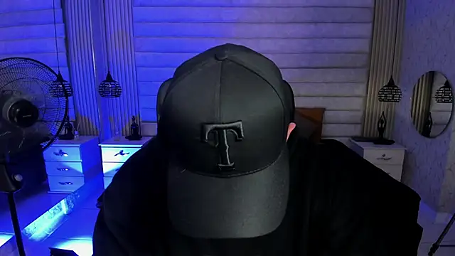 jhon bear03 online show from April 2, 2026, 11:28 am