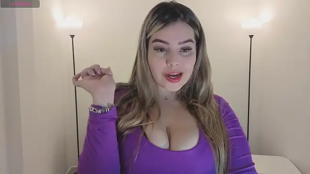 camiilaa1 online show from January 11, 2026, 9:44 pm