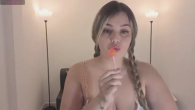 camiilaa1 online show from February 12, 2026, 2:00 am