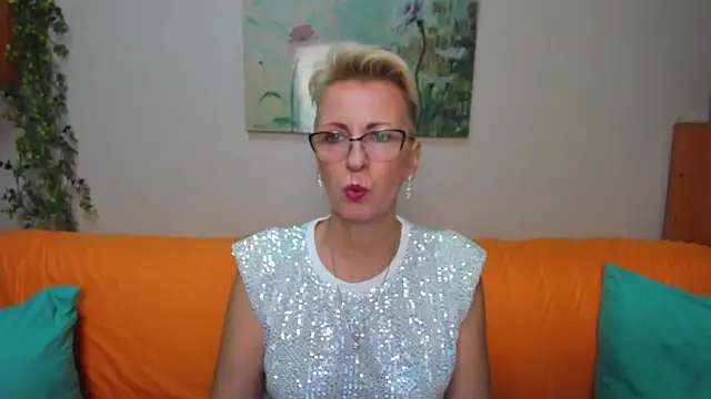 Snapshot of iamyourdream89 chatting on November 30, 2025, 7:20 am iamyourdream89 online show from November 30, 2025, 7:20 am