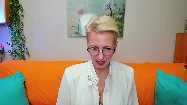 Snapshot of iamyourdream89 chatting on November 16, 2025, 7:46 am iamyourdream89 online show from November 16, 2025, 7:46 am