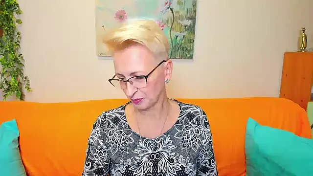 Snapshot of iamyourdream89 chatting on November 2, 2025, 12:21 pm iamyourdream89 online show from November 2, 2025, 12:21 pm