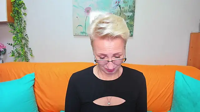 Snapshot of iamyourdream89 chatting on November 14, 2025, 12:53 pm iamyourdream89 online show from November 14, 2025, 12:53 pm