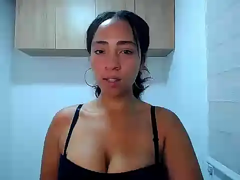 Snapshot of Danna_Ross_ chatting on November 8, 2025, 3:43 am Danna Ross online show from November 8, 2025, 3:43 am