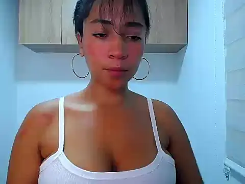 Snapshot of Danna_Ross_ chatting on November 12, 2025, 3:10 am Danna Ross online show from November 12, 2025, 3:10 am