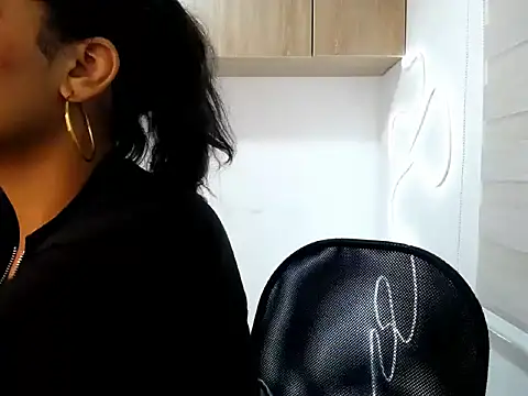 Snapshot of Danna_Ross_ chatting on December 3, 2025, 3:29 am Danna Ross online show from December 3, 2025, 3:29 am