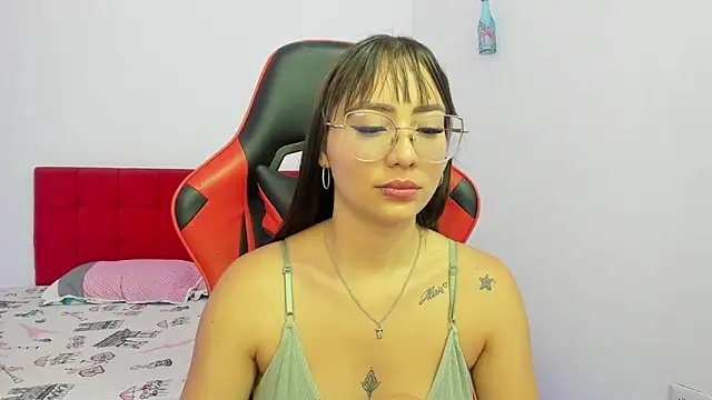 Sweet Coral  online show from April 4, 2026, 8:43 am