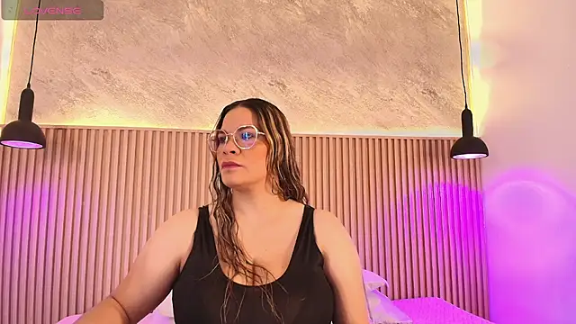 big tits in your face online show from November 28, 2025, 8:09 pm