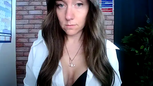 Snapshot of HarleyRebz chatting on December 1, 2025, 7:42 am HarleyRebz online show from December 1, 2025, 7:42 am