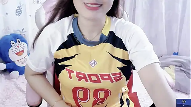 Snapshot of -R-Mai- chatting on December 2, 2024, 5:32 am -R-Mai- online show from December 2, 2024, 5:32 am