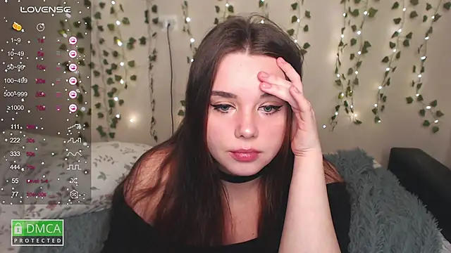 Snapshot of aliice_cutie chatting on December 25, 2024, 1:10 am aliice cutie online show from December 25, 2024, 1:10 am