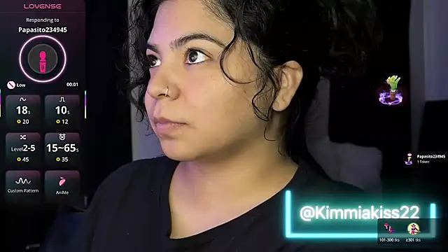 kimmiakiss22 online show from October 22, 2025, 8:52 pm