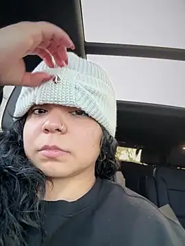 kimmiakiss22 online show from December 18, 2025, 10:24 pm