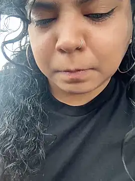 kimmiakiss22 online show from April 15, 2026, 7:40 pm