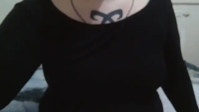 Lolabeluccia xh  online show from November 3, 2025, 7:02 am