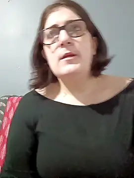 Snapshot of Lolabeluccia_xh_ chatting on February 9, 2026, 7:28 am Lolabeluccia xh online show from February 9, 2026, 7:28 am