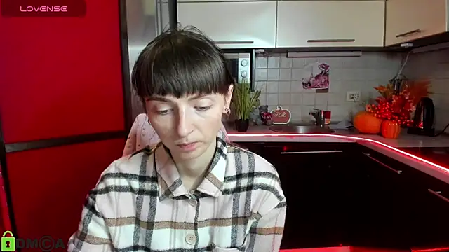 Snapshot of TayanaJons chatting on December 2, 2025, 8:05 am TayanaJons online show from December 2, 2025, 8:05 am