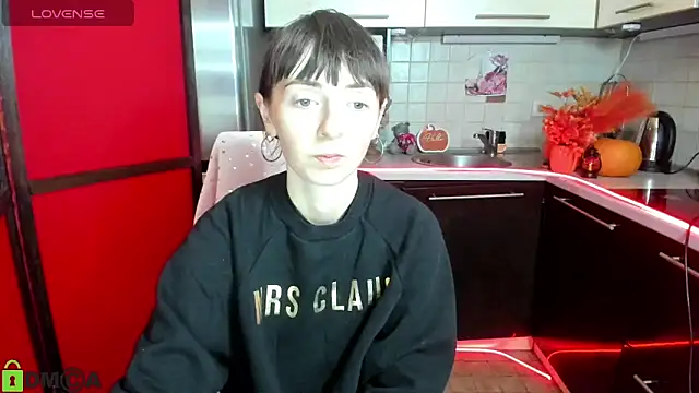 Snapshot of TayanaJons chatting on December 1, 2025, 7:53 am TayanaJons online show from December 1, 2025, 7:53 am