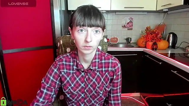 Snapshot of TayanaJons chatting on November 3, 2025, 7:46 am TayanaJons online show from November 3, 2025, 7:46 am