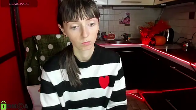 Snapshot of TayanaJons chatting on November 18, 2025, 7:55 am TayanaJons online show from November 18, 2025, 7:55 am