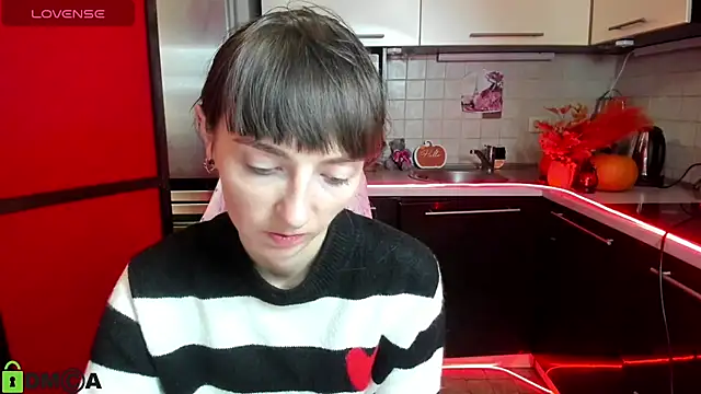 Snapshot of TayanaJons chatting on November 26, 2025, 7:52 am TayanaJons online show from November 26, 2025, 7:52 am