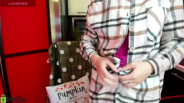 Snapshot of TayanaJons chatting on November 14, 2025, 7:56 am TayanaJons online show from November 14, 2025, 7:56 am