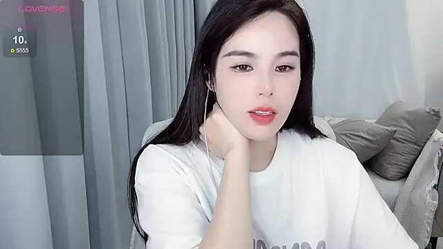 Snapshot of hknana chatting on February 18, 2025, 11:33 am hknana online show from February 18, 2025, 11:33 am