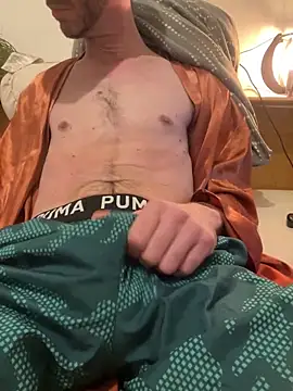 Snapshot of Mrbighardcock chatting on January 10, 2025, 12:36 pm Mrbighardcock online show from January 10, 2025, 12:36 pm