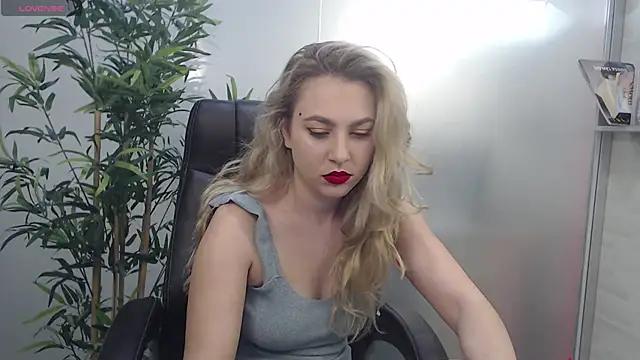 AvaBlue  online show from March 2, 2025, 4:07 am