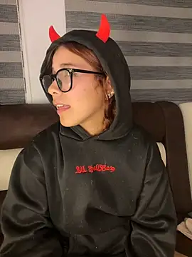 Snapshot of crystal_bunny7 chatting on March 10, 2025, 7:00 am crystal bunny7 online show from March 10, 2025, 7:00 am