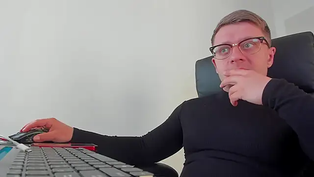 Snapshot of Findom_guy chatting on March 20, 2025, 3:25 pm Findom guy online show from March 20, 2025, 3:25 pm