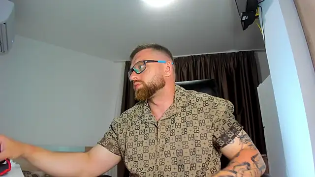 Snapshot of Findom_guy chatting on June 22, 2026, 5:21 pm Findom guy online show from June 22, 2026, 5:21 pm