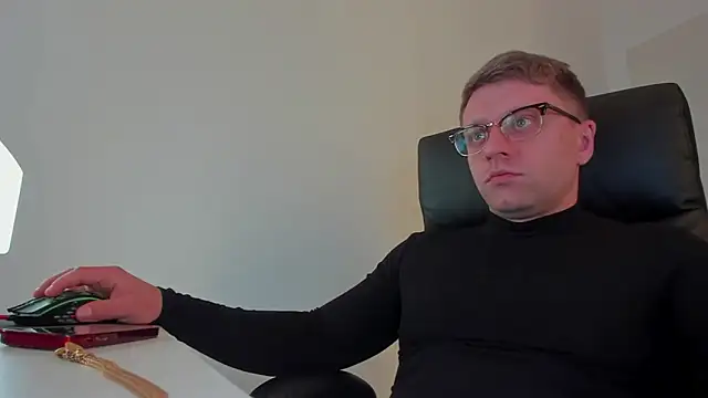 Snapshot of Findom_guy chatting on March 19, 2025, 3:51 pm Findom guy online show from March 19, 2025, 3:51 pm