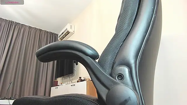 Findom guy online show from December 19, 2025, 12:51 pm