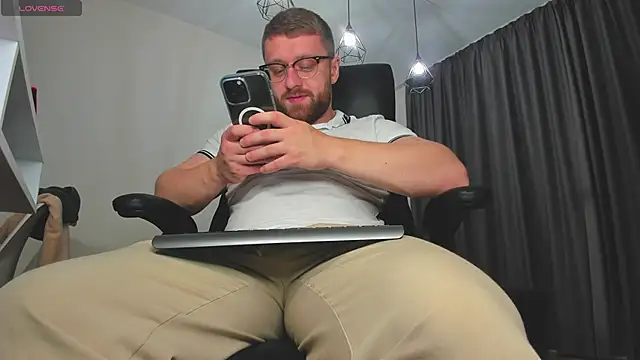 Findom guy online show from November 23, 2025, 7:24 pm
