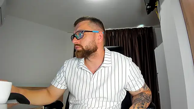 Snapshot of Findom_guy chatting on July 14, 2026, 3:18 pm Findom guy online show from July 14, 2026, 3:18 pm