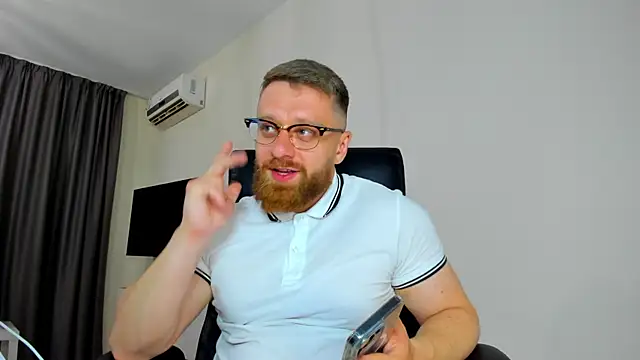 Findom guy online show from April 12, 2026, 3:04 pm