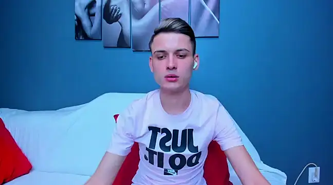 Snapshot of andboyfor6 chatting on January 31, 2025, 10:10 pm andboyfor6 online show from January 31, 2025, 10:10 pm